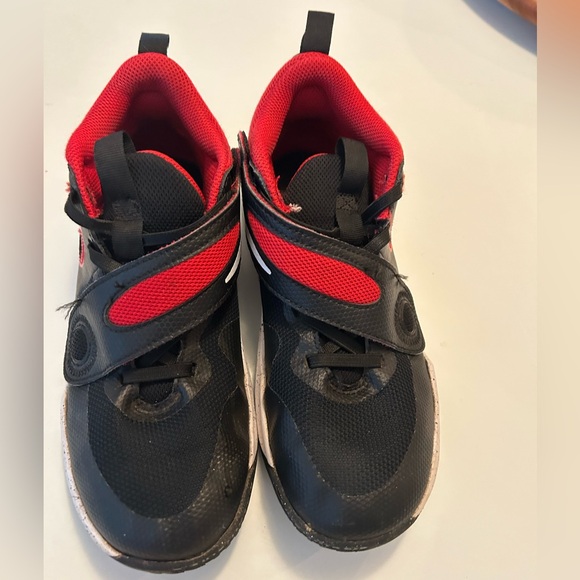 Nike Team Hustle D 11 Little Kids shoes - Picture 2 of 3